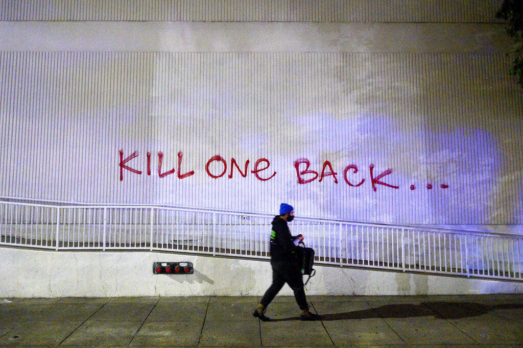 APTOPIX Minneapolis Police Death Oakland Protest
